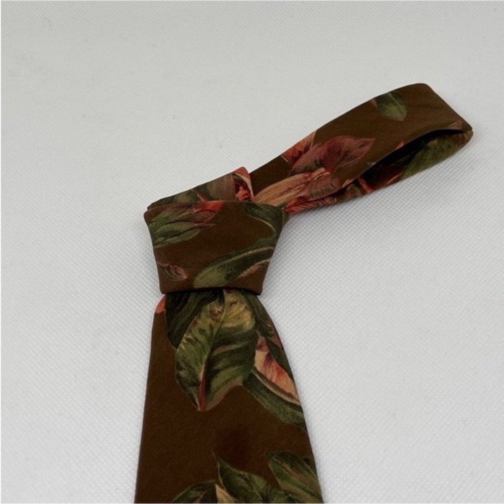 EUC Vintage Bill Blass Floral Tie - Picture 5 of 8